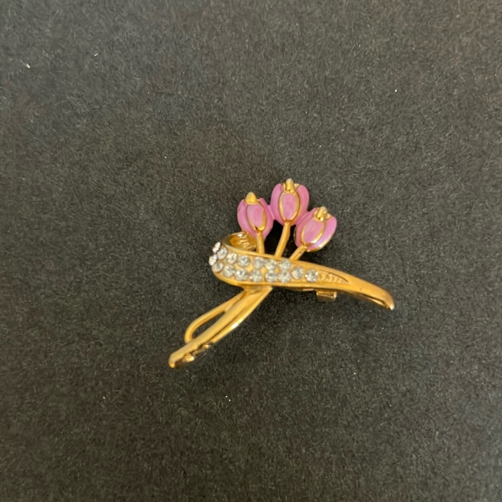 Pink tulip pin